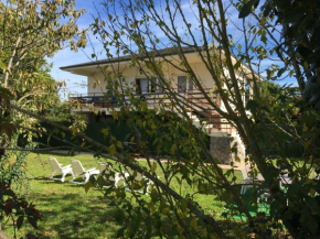 Casa con Jardín